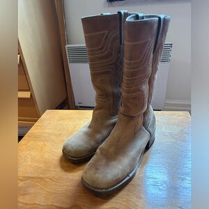 Vintage cowboy boots with round toe size 7